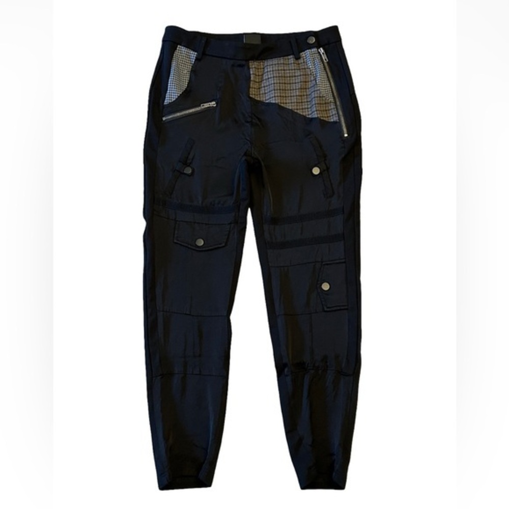 NU Stylish Unique Black Cargo Pants with Patch and Zipper Details. Denmark.